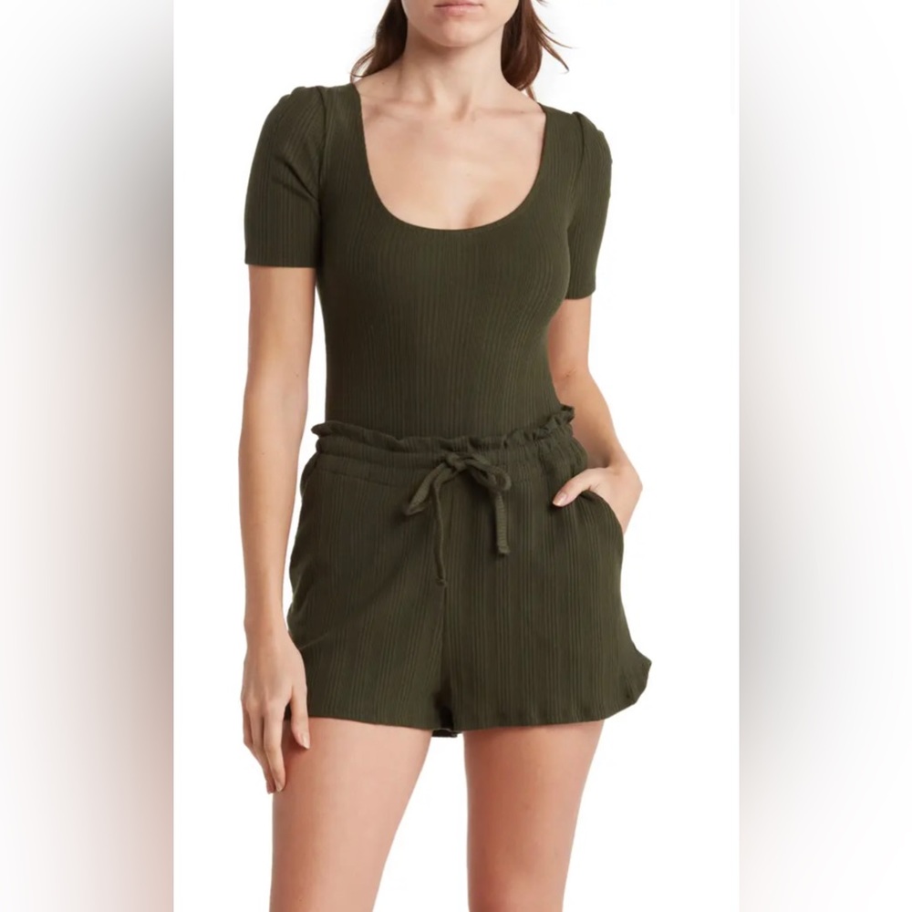 Thalia Women’s Dark Green Shorts NEW W TAGS - Size Medium